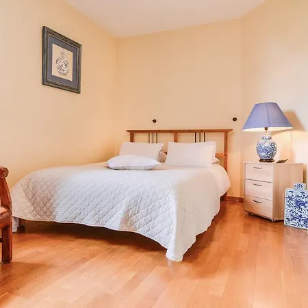 Three-bedroom With Terrace - Appartamento *